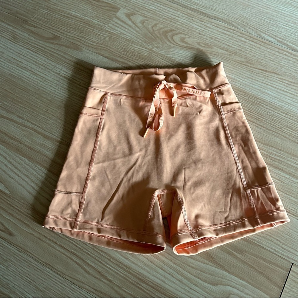 Aerie Light Orange Offline Goals Shortie Small